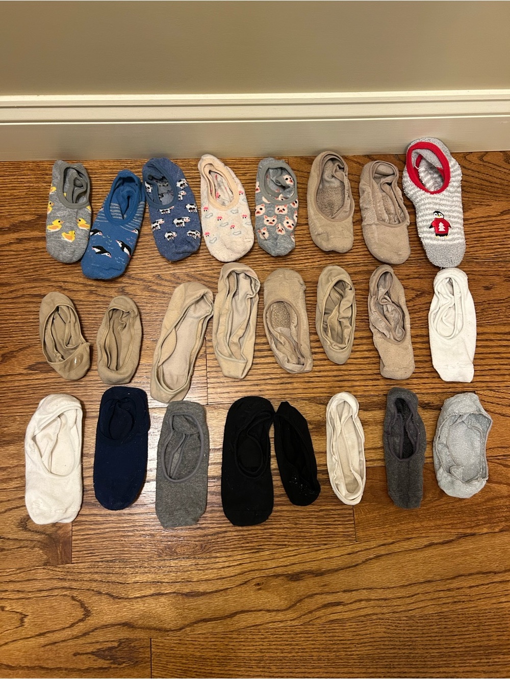 24 pairs of no show socks